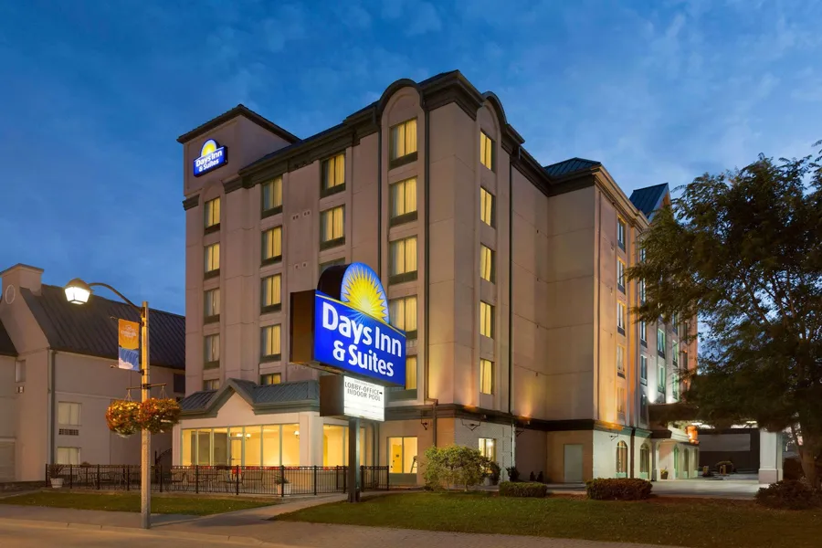 Days Inn & Suites by Wyndham Niagara Falls Centre St. By the Falls hotel detail image 2