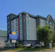 Days Inn & Suites by Wyndham Niagara Falls Centre St. By the Falls hotel detail image 3