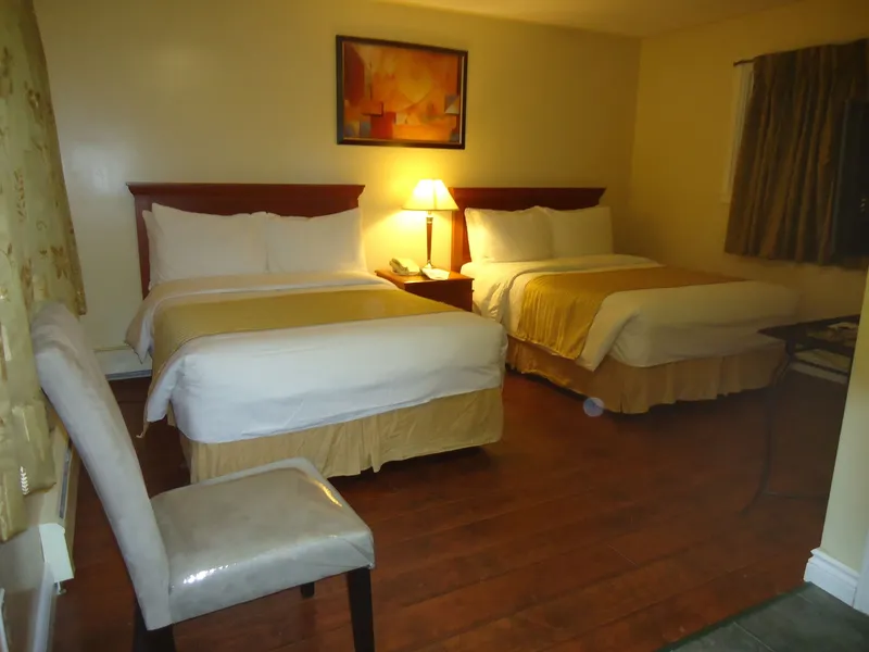 Bayside Inn & Waterfront Suites hotel detail image 6