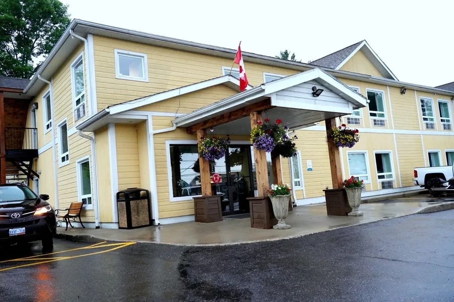 Econo Lodge hotel detail image 2
