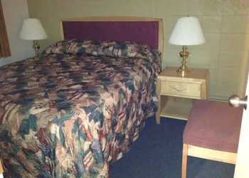 Eastglen Inn hotel thumbnail 7