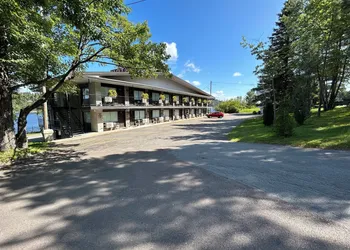 Motel Panoramique hotel thumbnail 2