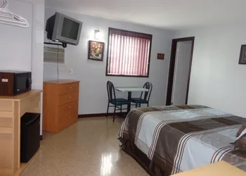 Happy Motel hotel thumbnail 8