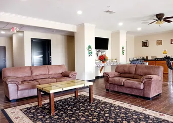 Yorktown Inn And Suites hotel thumbnail 6