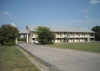 Bastrop Inn hotel thumbnail 2