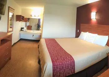 Bastrop Inn hotel thumbnail 7