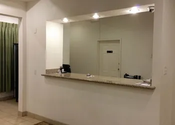 Country Regency Inn & Suites hotel thumbnail 3