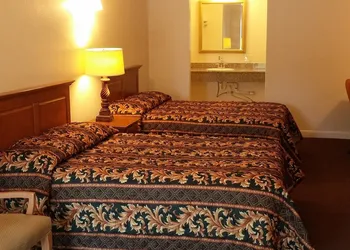 Country Regency Inn & Suites hotel thumbnail 7