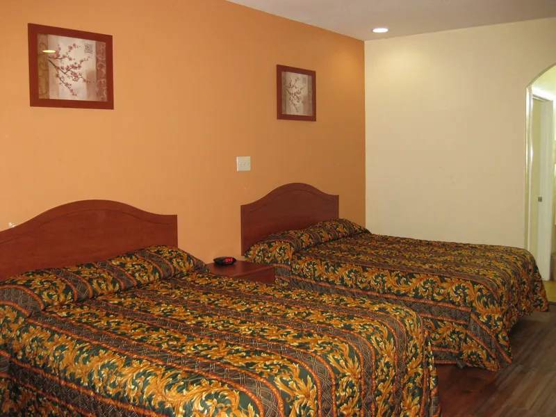 Scottish Inn and Suites hotel detail image 6
