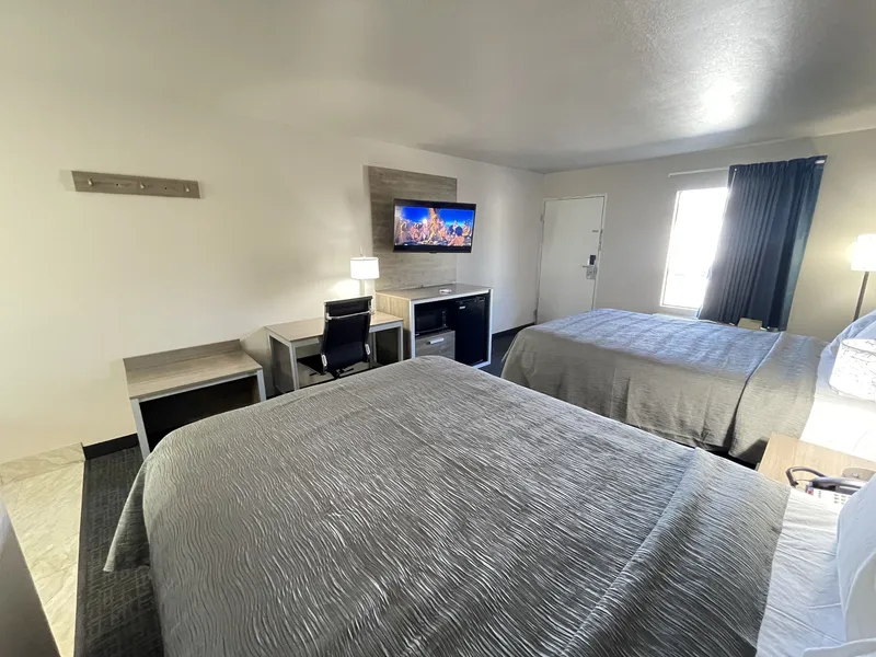Excellent Inn & Suites hotel detail image 6