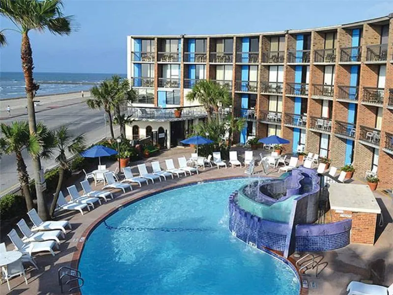 Commodore On The Beach hotel detail image 2