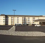 Mackinaw Beach & Bay Inn & Suites hotel detail image 4