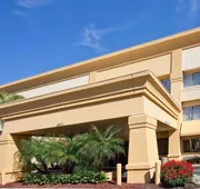 La Quinta Inn & Suites by Wyndham Tampa Fairgrounds - Casino hotel detail image 3