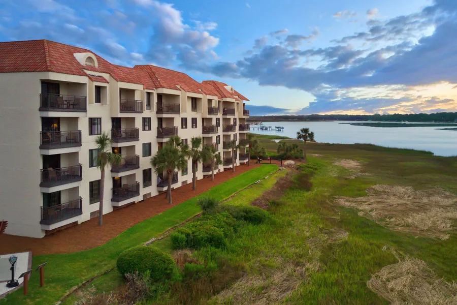 Marriott's Harbour Point and Sunset Pointe at Shelter Cove hotel detail image 2