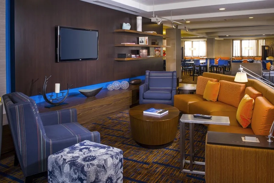 Courtyard by Marriott Richmond Northwest hotel detail image 2
