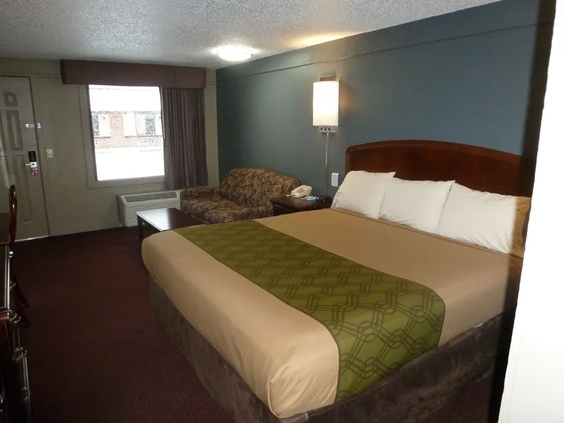 Econo Lodge Pittsburgh I-79 hotel detail image 2
