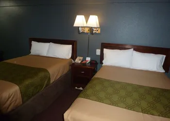 Econo Lodge Pittsburgh I-79 hotel thumbnail 3