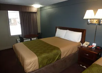 Econo Lodge Pittsburgh I-79 hotel thumbnail 4