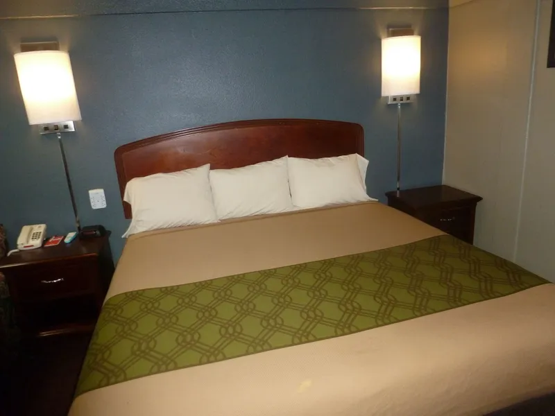 Econo Lodge Pittsburgh I-79 hotel detail image 6