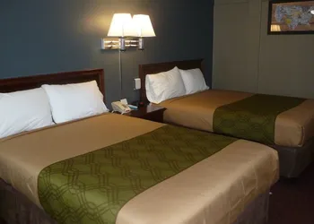 Econo Lodge Pittsburgh I-79 hotel thumbnail 7