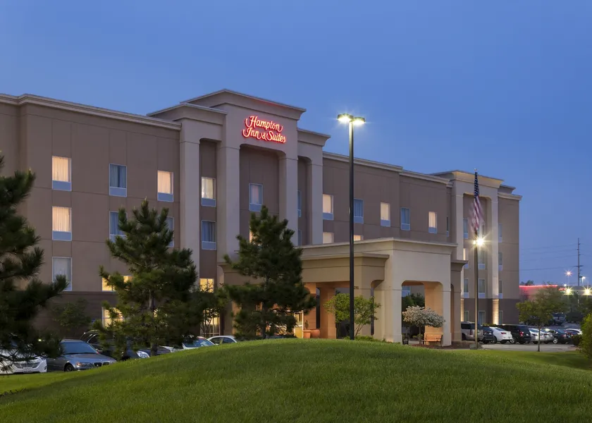 Hampton Inn & Suites Davenport hotel detail image 2