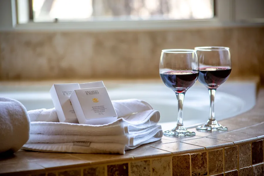Carriage House Inn hotel detail image 6