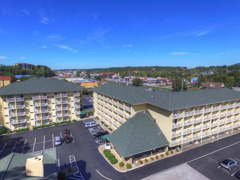 Comfort Inn & Suites At Dollywood Lane hotel detail image 2