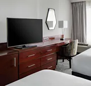DoubleTree by Hilton Fairfield Hotel & Suites hotel detail image 4