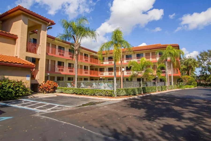 Inn of America - Palm Beach Gardens hotel detail image 2