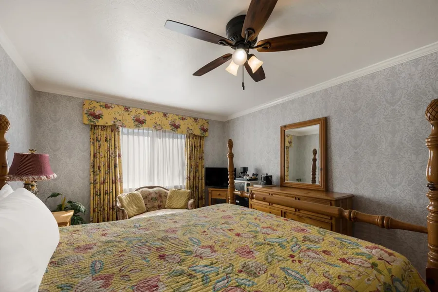 Carmel Inn And Suites hotel detail image 6