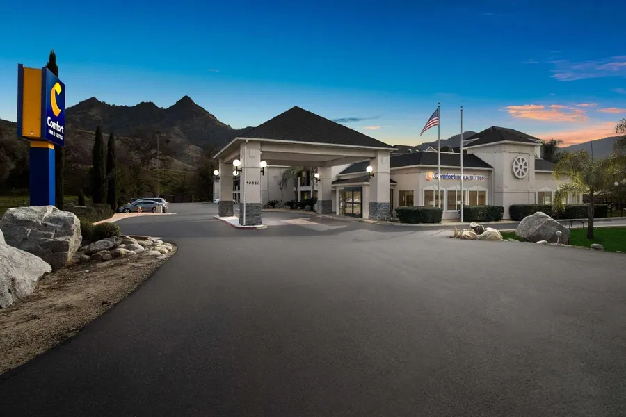 Comfort Inn & Suites Sequoia/Kings Canyon hotel detail image 2