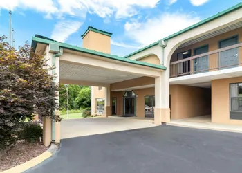 Quality Inn Russellville hotel thumbnail 3