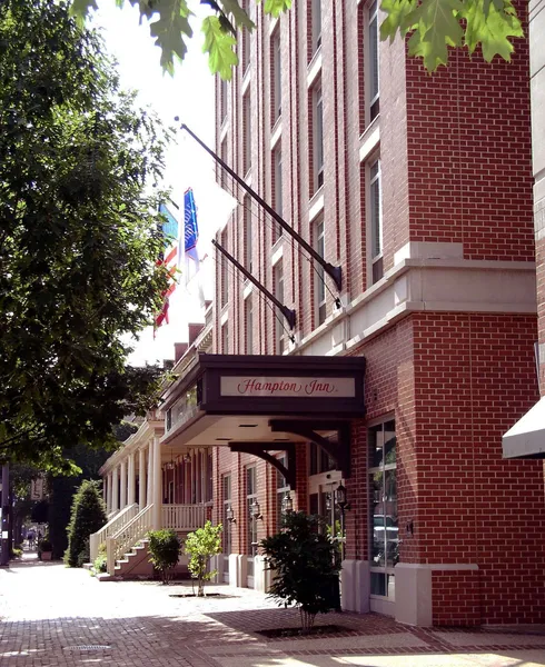 Hampton Inn Alexandria-Old Town/King St. Metro hotel detail image 2