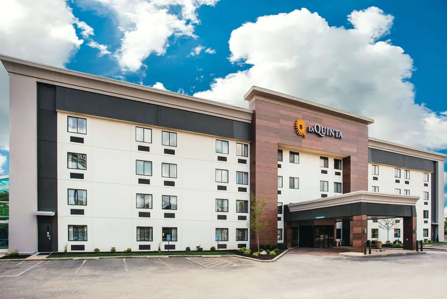 La Quinta Inn & Suites by Wyndham Cincinnati NE - Mason hotel detail image 2