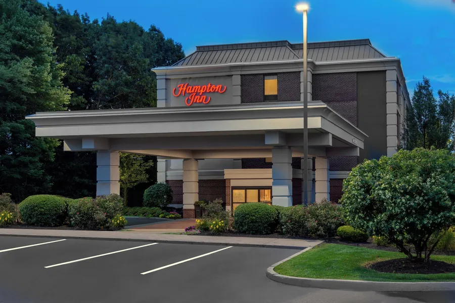 Hampton Inn Hartford/Airport hotel detail image 2