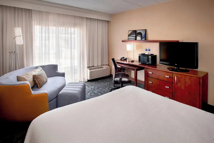 Courtyard By Marriott Hartford/Windsor Airport hotel detail image 6