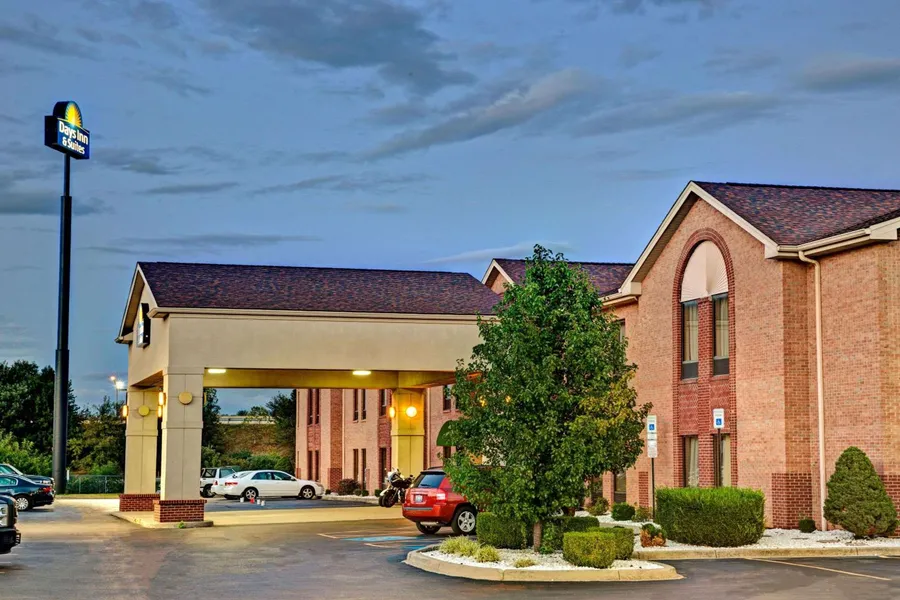 Days Inn & Suites by Wyndham Louisville SW hotel detail image 2