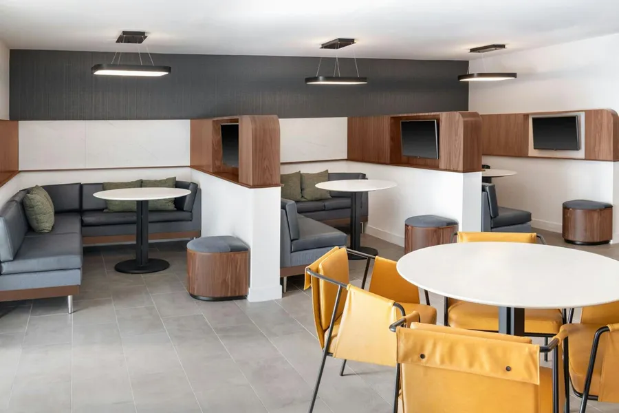 Courtyard by Marriott Cleveland Airport South hotel detail image 6