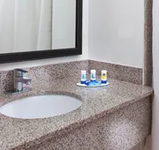 Fairfield Inn & Suites by Marriott Houston Hobby Airport. hotel detail image 7