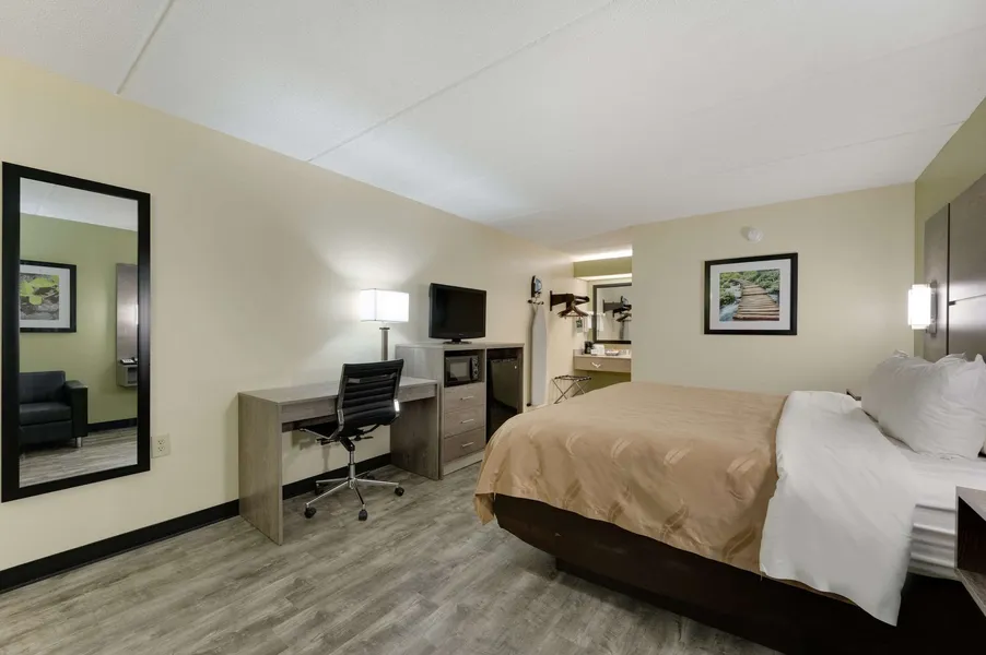 Quality Inn Airport - Southeast hotel detail image 6