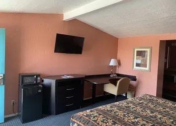 Royal inn hotel thumbnail 2