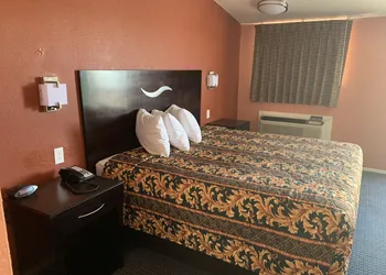 Royal inn hotel thumbnail 4