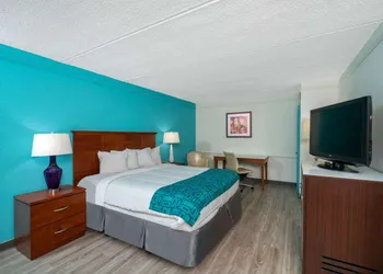 Howard Johnson by Wyndham Atlanta College Park hotel thumbnail 5