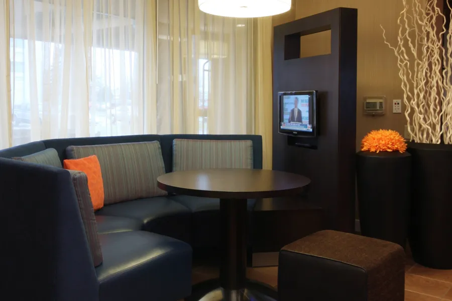 Courtyard Flint by Marriott hotel detail image 6