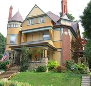 The Queen, A Victorian Bed & Breakfast hotel detail image 3