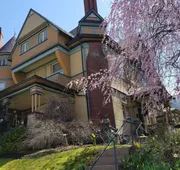 The Queen, A Victorian Bed & Breakfast hotel detail image 7