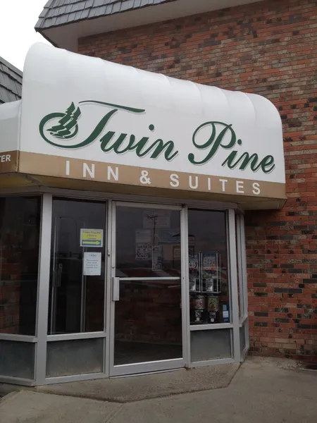 Twin Pine Inn & Suites hotel detail image 2