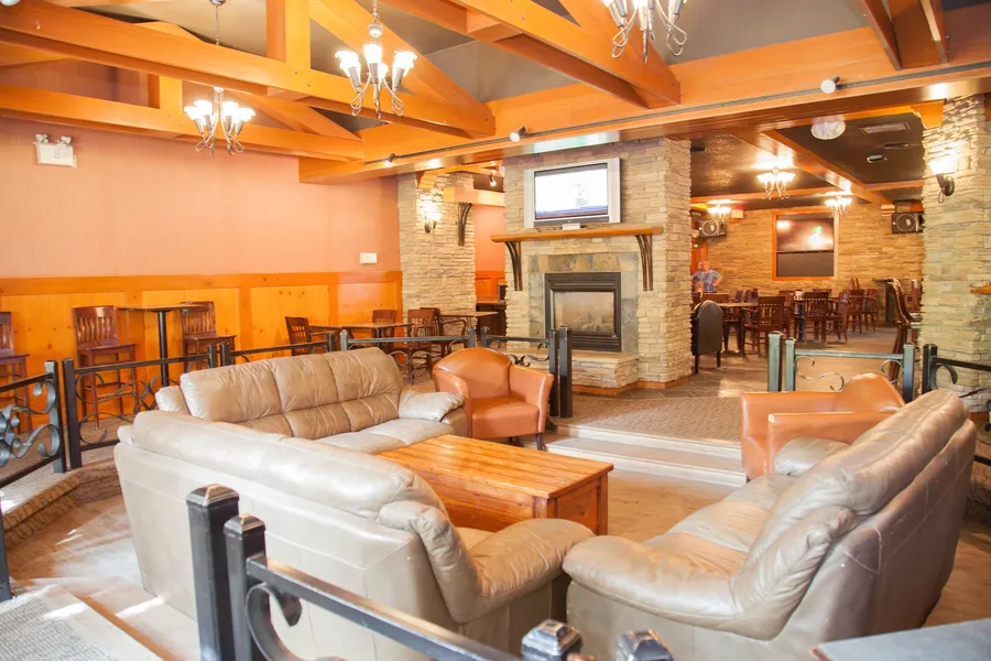 Twin Pine Inn & Suites hotel detail image 6