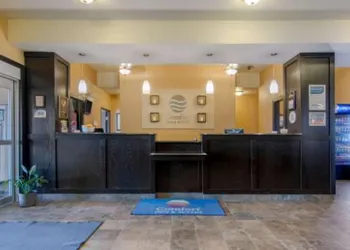 Comfort Inn & Suites hotel thumbnail 7