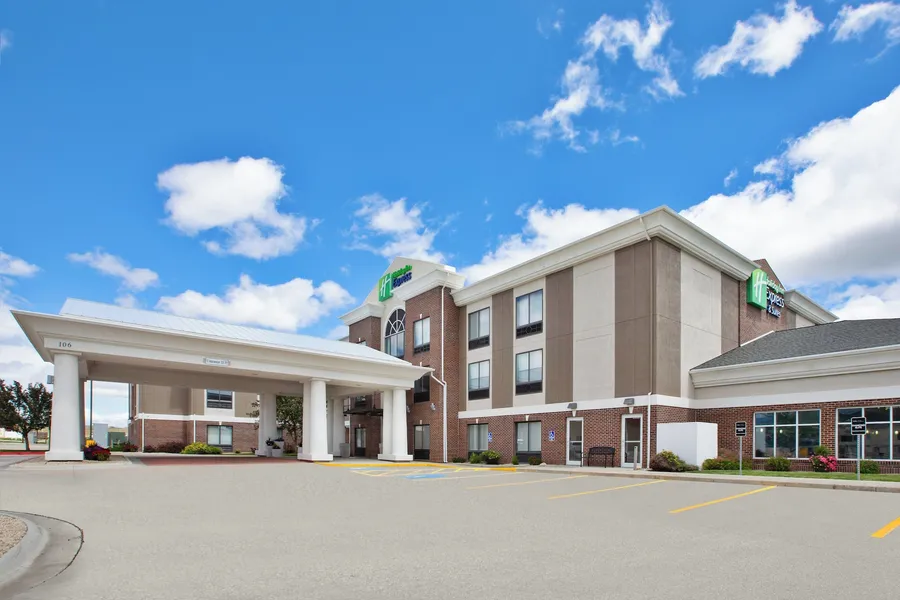 Holiday Inn Express & Suites Buffalo by IHG hotel detail image 2
